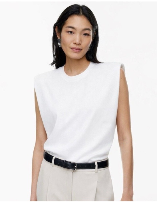 Aritzia Tops - Aritzia Babaton Shoulder Pad Top